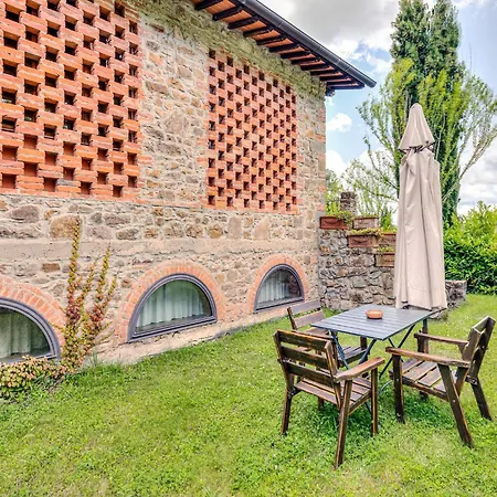 A Vineyard Retreat *